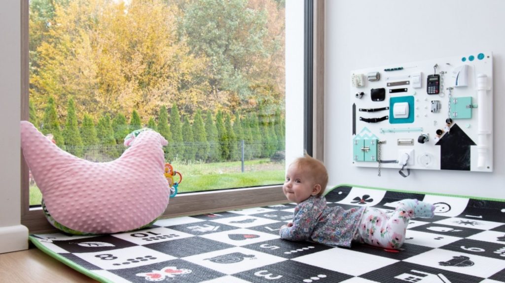 «Безопасные окна» в детской комнате. «Безопасные окна» в детской комнате.