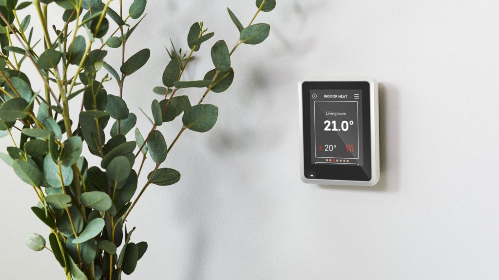 Крышная солнечная ферма и тепловой насос в доме: хороший комплект для современного дома