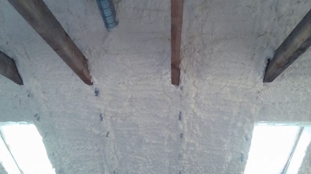 Утепление чердака пенополиуританом Утепление чердака пенополиуританом