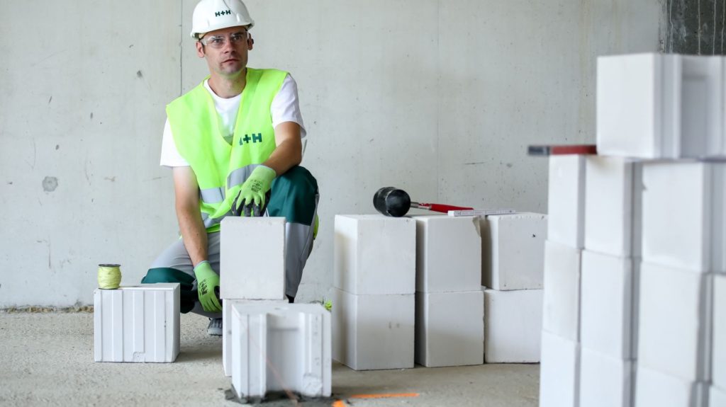 Кладка кирпича зимой. Что искать? Кладка кирпича зимой. Что искать?