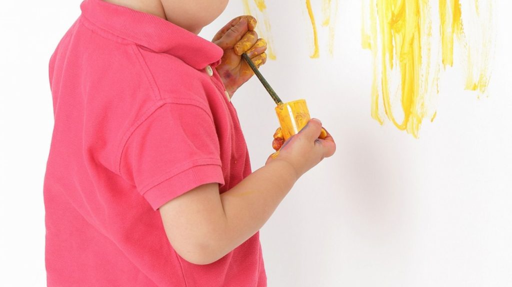 Пятна и разводы на стенах - как от них избавиться? Пятна и разводы на стенах - как от них избавиться?