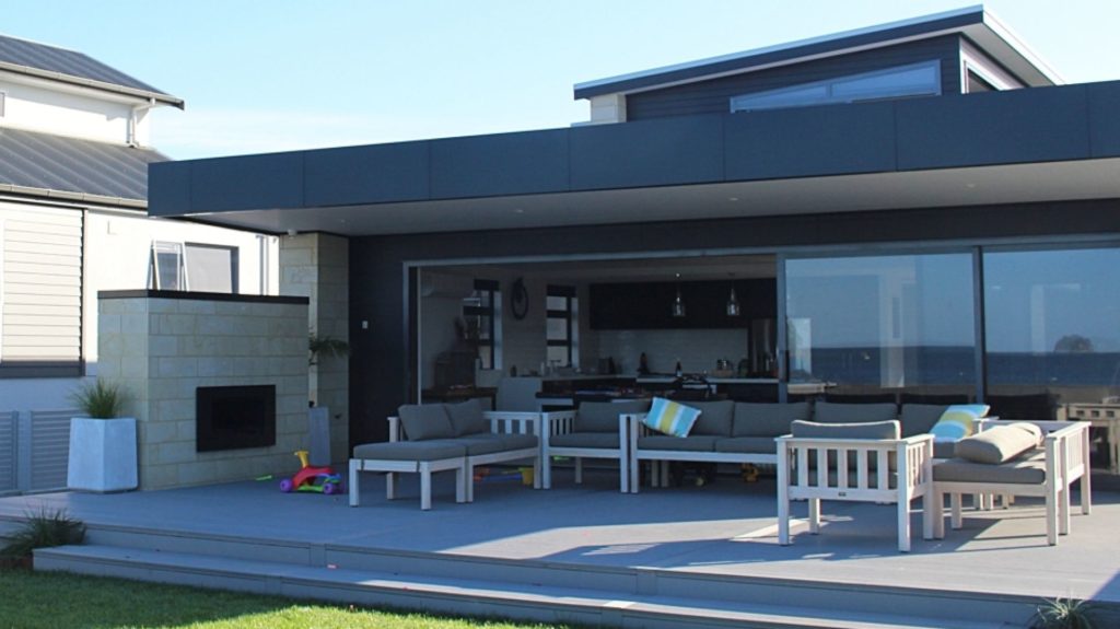 Приятная прохлада в интерьере дома