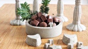 [Сделай сам] Бетонные елочные игрушки