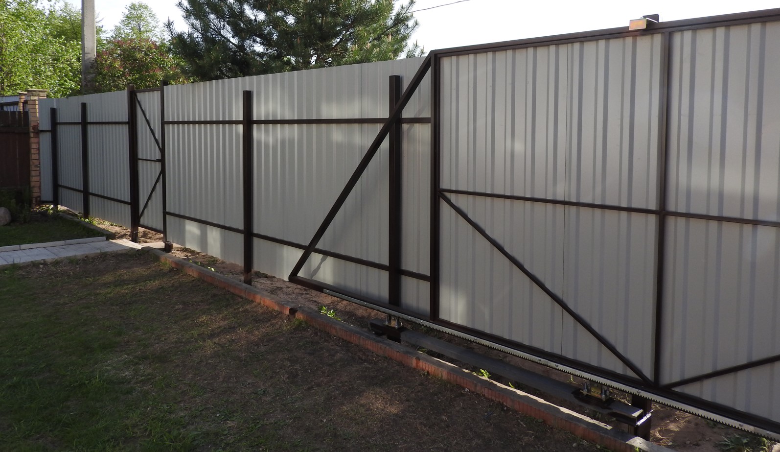 Преимущества откатных ворот